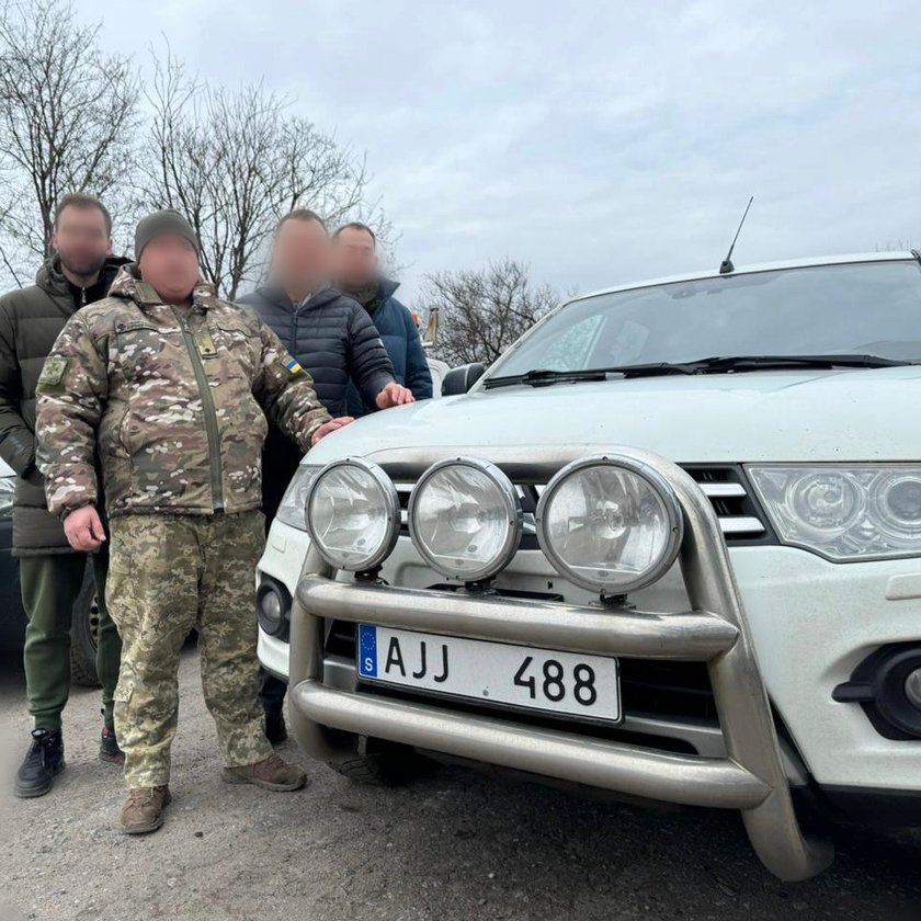 Mitsubishi L200 для бригади ПОМСТА 